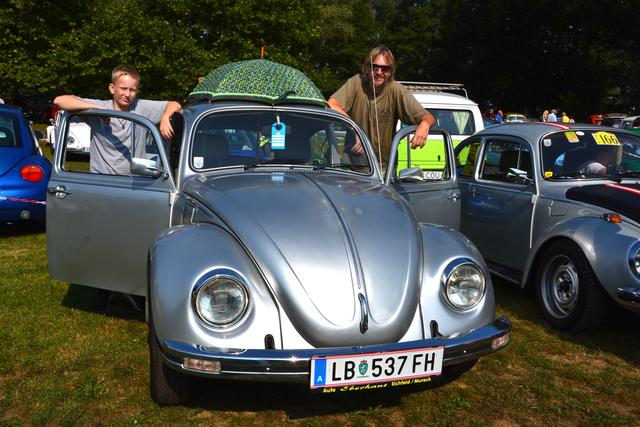 525 VW-Oldies aus 9 Nationen machten Fürstenfeld zur "Käfer-City".
