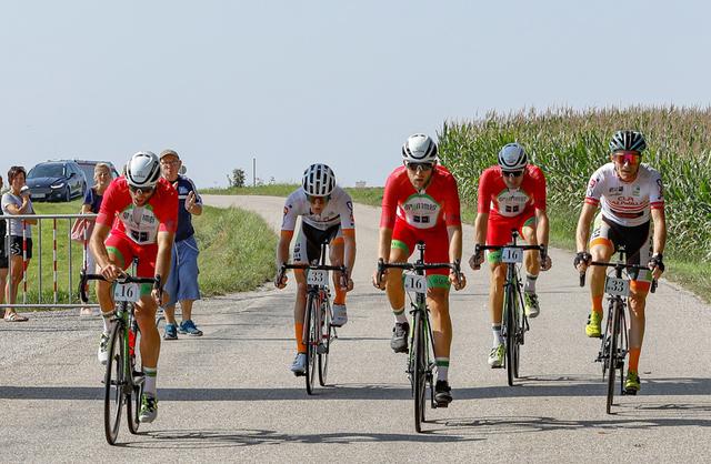 Das Team "Sauwald Cofain 699 2" siegte in Rekordzeit von 30:15 Minuten.