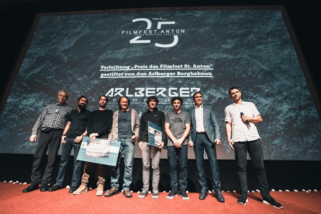 Manfred Pascher (Filmfest Leiter), Christian Raas (Arlberger Bergbahnen), die Filmemacher C. J. Case, Harry Putz, Pietro Porro, Kletterer Jacopo Larcher, Martin Ebster (Direktor TVB St. Anton), Heinz Reich (Filmfest-Moderator) (v.l.). | Foto: Filmfest St. Anton