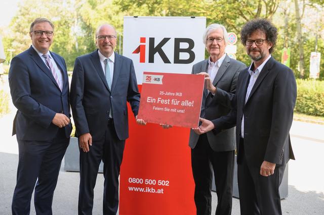 Erfolgsbilanz zum 25-Jahr-Jubiläum: der IKB-Vorstand (von links) mit Thomas Gasser, Helmuth Müller und Thomas Pühringer sowie Aufsichtsratsvorsitzenden Manfried Gantner