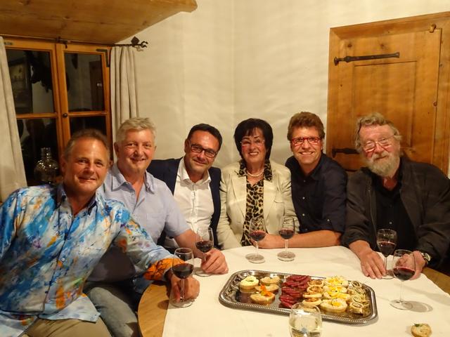 Kunstverein TeamArt04 Präsident Fritz Schipflinger, Verein Kitzbühel Aktiv Präsident Manfred Folie, Bgm. Hubert Almberger, Geburtstagskind Erika Almberger, Verein Kitzbühel Aktiv Ehrenpräsident Klaus Wendling und Kulturschmiede Kaiserwinkl Präsident Hartmut Brinkmann.