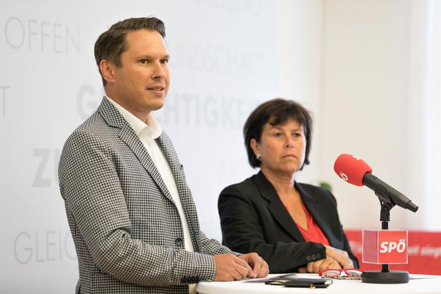 Landesgeschäftsführer Georg Brockmeyer und Landesparteivorsitzende Birgit Gerstorfer (beide SPÖ) fordern den Rücktritt von Landesrat Walter Klinger (FPÖ). | Foto: MecGreenie