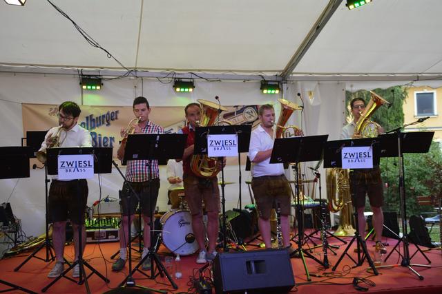 Die Gruppe ZwieslBrass spielte beim Ballonwirt Aigner groß auf. | Foto: Roland Mayr