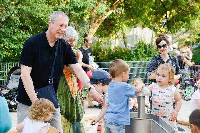 Heinz Vettermann (SPÖ) mischte sich ebenfalls unter die Kinder. Hier wurden eben auch Erwachsene wieder zu Kids. | Foto: SPÖ Josefstadt