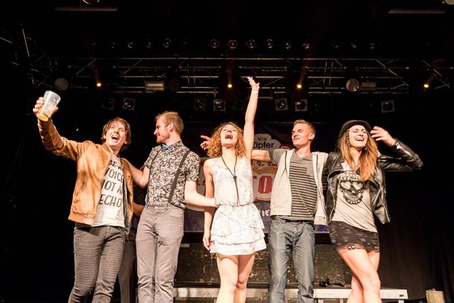 Die Band "Amon" spielt auf der Erlaufbühne in Scheibbs auf. | Foto: Amon