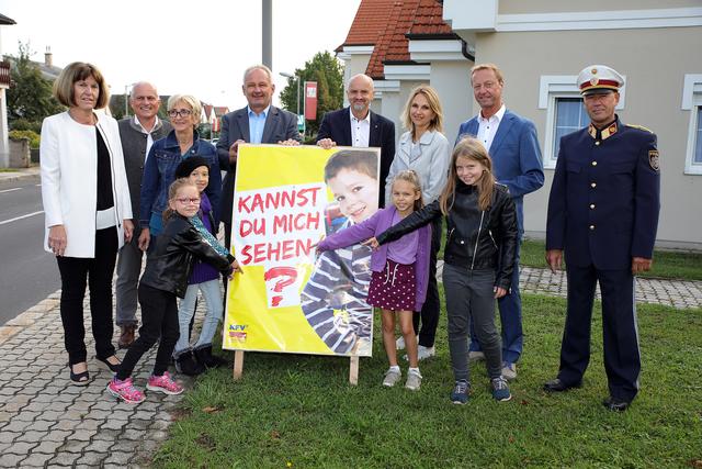 Mit der Plakataktion zum Schulbeginn soll das Unfallrisiko für die Kinder reduziert werden. | Foto: Bgld. LMS