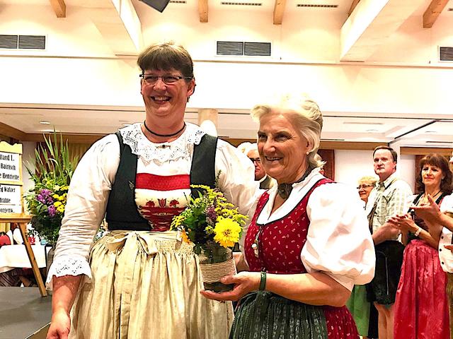 Der Dank ging an Hausherrin Signe Reisch (re.).