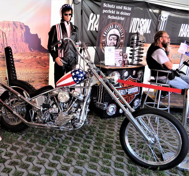 Auf dem insgesamt 40.000 Quadratmeter großen Areal des "Harley Village" ist die „Captain America“ (auch Harley-Davidson Easy Rider Chopper), so wird das legendäre Motorrad im Film Easy Rider (1969) von Wyatt (Peter Fonda) bezeichnet, zu bestaunen. 