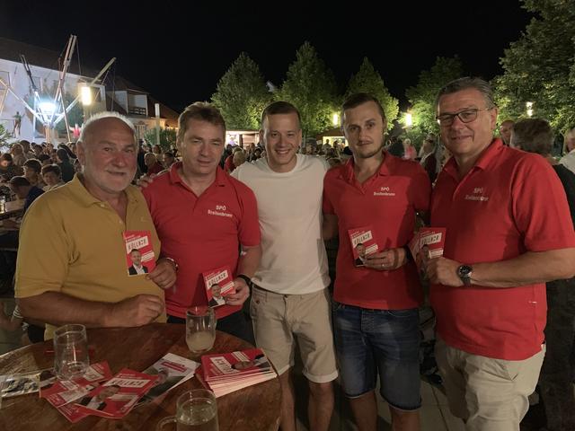 Am SPÖ-Sommerfest in Breitenbrunn: Hermann Behringer, Robert Wieger, Maximilian Köllner, Patrick Horvath und Bürgermeister Helmut Hareter (v.l.n.r.) | Foto: Radlspäck