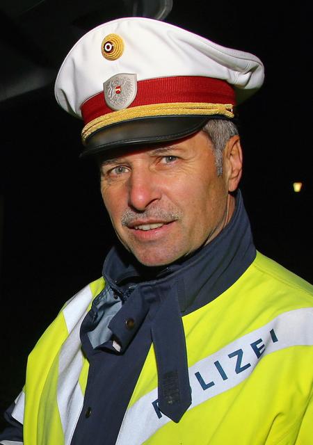 Verkehrsreferent Michael Saler gibt Schulweg-Tipps.