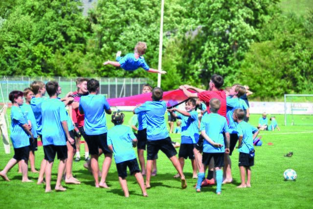 Im Zuge der Trainingswoche ging es für die Kicker auch zum Ugotchi Bewegungsfest der Sportunion OÖ. | Foto: Union St. Marien
