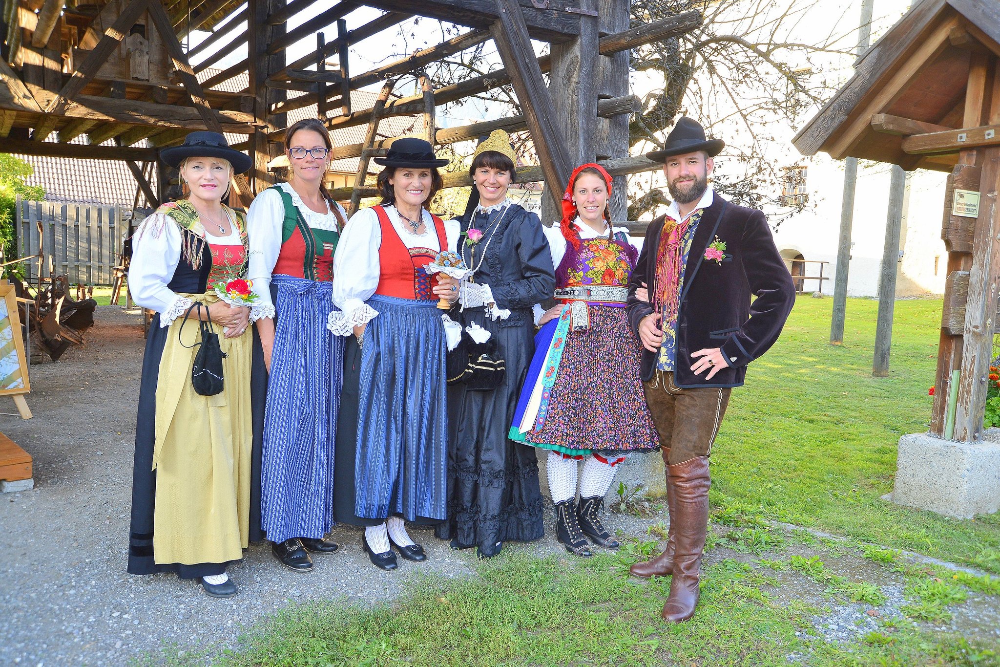 Trachtenschau Schloß Möderndorf: Trachten sind sichtbares Zeichen für