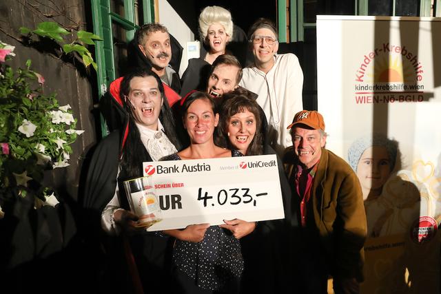 Die Stars aus »Pflanz der Vampire« in der Tschauner-Bühne sammelten für die Kinderkrebshilfe
 | Foto: Katharina Schiffl