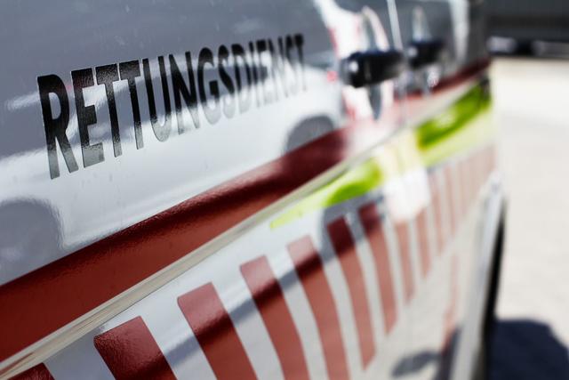 Partnervermittlung hollabrunn frau sucht jungen mann kostenlos pttsching. Gralla speeddating. Singles treffen aus natternbach. Ficktreffen in Borna. Hollabrunn frau sucht jungen mann Sex sucht in Kehl