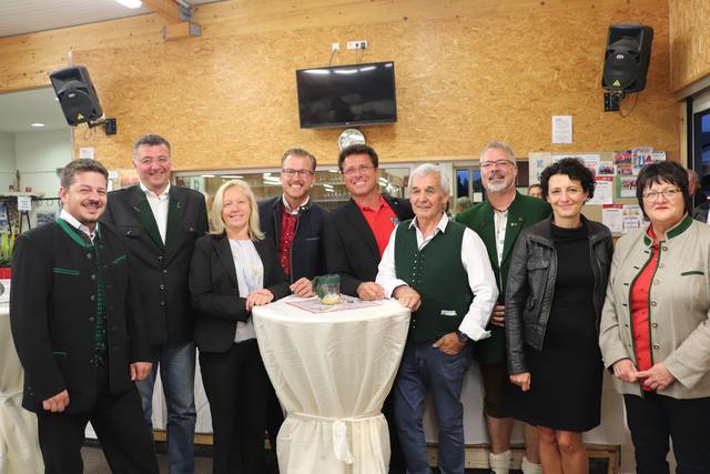 v.l.: Udo Hebesberger, Jörg Leichtfried, Verena Nussbaum, Oliver Wieser, Werner Baumann, Peter Ehgartner, Karlheinz Ploder, Susanne Maurer-Aldrian und Ludmilla Remler. | Foto: Edith Ertl