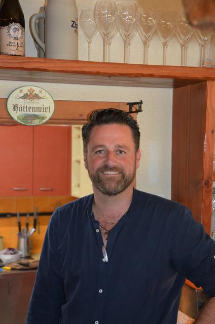 "Danke für tolle drei Jahre mit netten Gästen auf der Wengau Alm in Werfenweng. Auf ein Wiedersehn!"
Christian Kohlmayr,
Wengau Alm-Wirt
