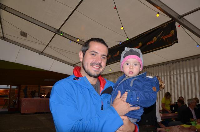 Franz Hasewend mit seinem eineinhalbjährigen Jannis