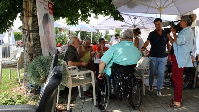 Rund 40 Besucher mit und ohne Behinderung fanden sich zum Sommerfest ein. | Foto: ÖZIV