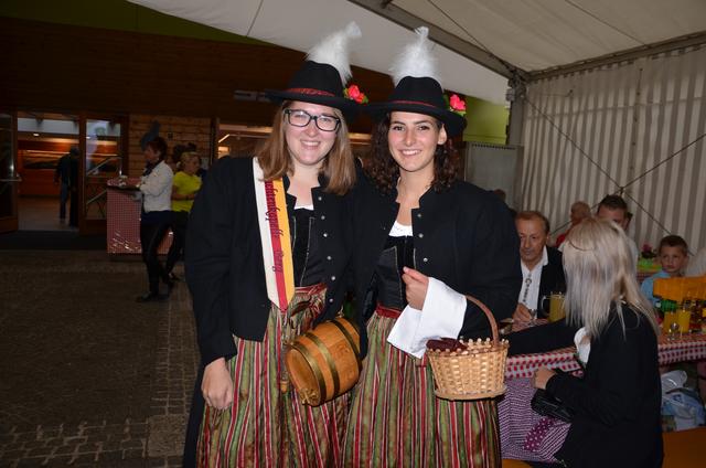 Marketenderinnen: Christina Hassler und Bettina Alber