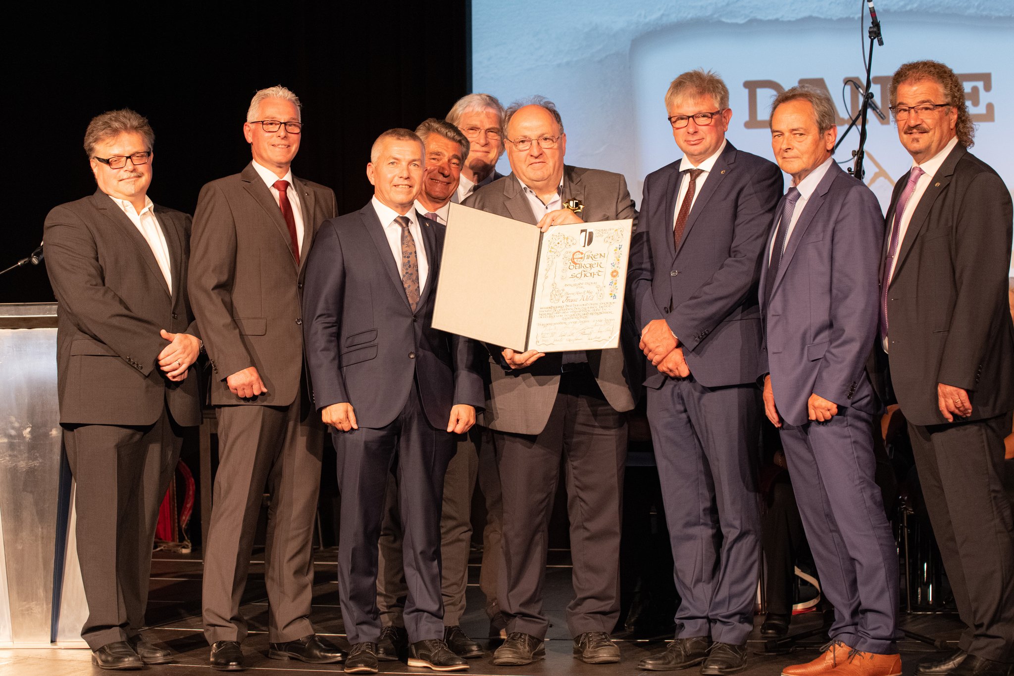 Traun Franz Wild zum Ehrenbürger ernannt LinzLand