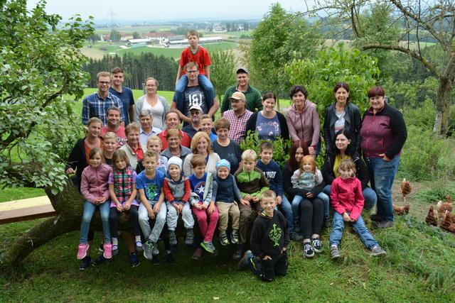 Das Groschopfer Grätzel aus Zeillern hält zusammen, hilft sich und weiß vor allem auch, wie man Spaß hat.