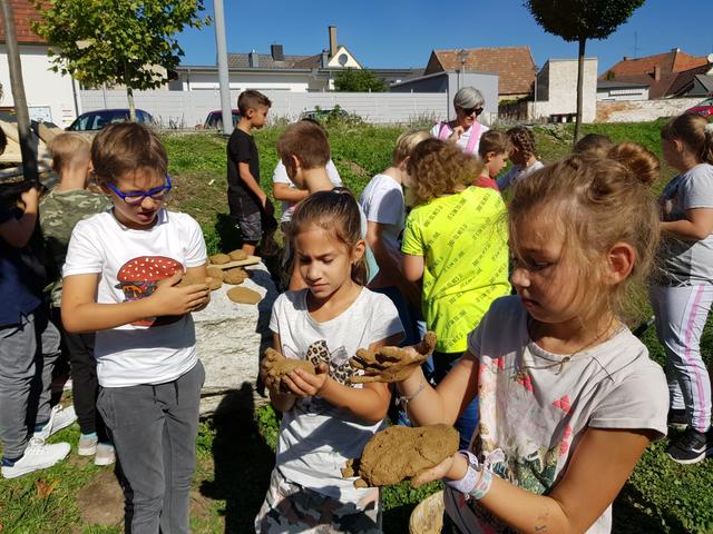 Die Kinder waren hochkonzentriert bei der Sache. | Foto: Christina Karner