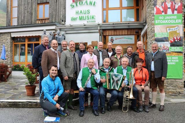 Die "Stoanis" feierten mit den Jubilaren.  | Foto: Franz Heuberger (4)