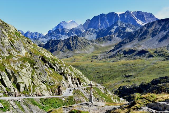 Straße vom  St. Bernhard Pass