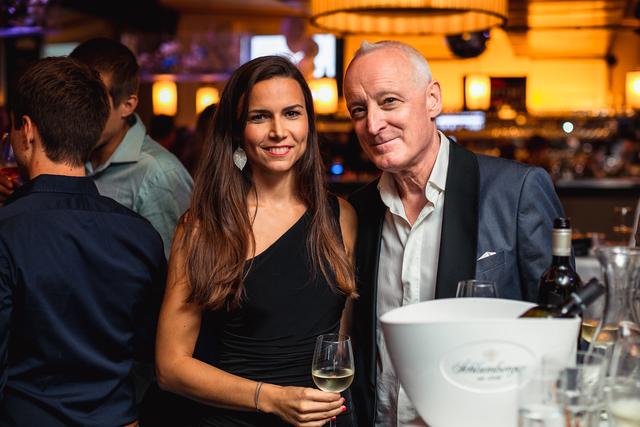 Lucia Hraba (li.) freute sich über den Gastauftritt von Gary Howard. | Foto: David Pan