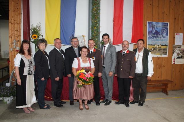 Isabella Auringer, Sonja Sigmund, Bürgermeister Roman Sigmund, Pfarrer Gregor Ziarnowski, Ortsvorsteherin Anna Skladany, Komandant Gerhard Auriger, Landtagsabgeordneter René Lobner, Hannes Plank, Heinrich Skladany
 | Foto: Gemeinde Haringsee