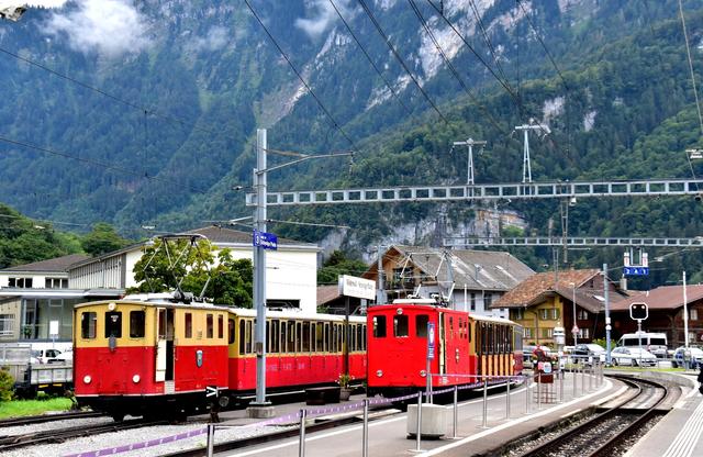 Berner Oberland, Wilderswil - Fahrt in der nostalgischen Zahnradbahn auf die Schynige Platte.