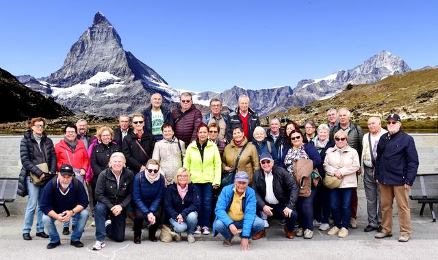 Arbö Gruppe mit Matterhorn in der Schweiz