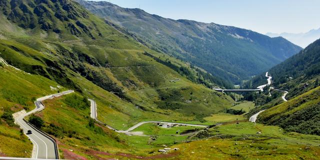 Straße vom  St. Bernhard Pass 