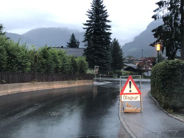 Bis 18 Uhr dauerten die Reinigungsarbeiten im starken Regen. | Foto: Marchgraber 