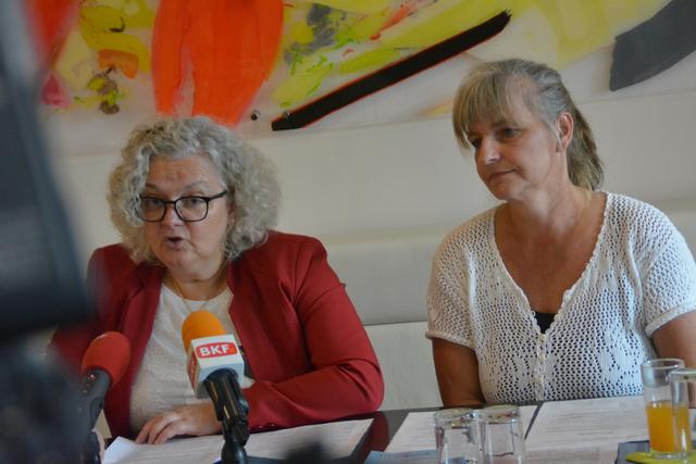 Wahlkampfauftakt in Eisenstadt: Spitzenkandidatin Herta Emmer (l.) mit der ebenfalls kandidierenden Maria Mauk