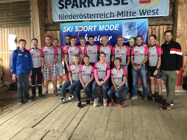Alle Finisher durften sich über das begehrte Eisenmann-Shirt freuen. | Foto: SEM