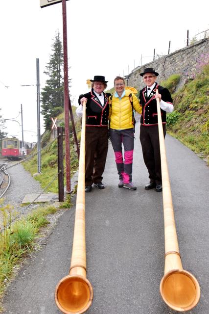 Berner Oberland, Wilderswil - Fahrt in der nostalgischen Zahnradbahn auf die Schynige Platte. 