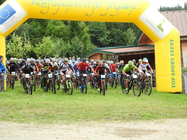 Michael Zink und Philipp Wetzelberger duellierten sich vom Start weg