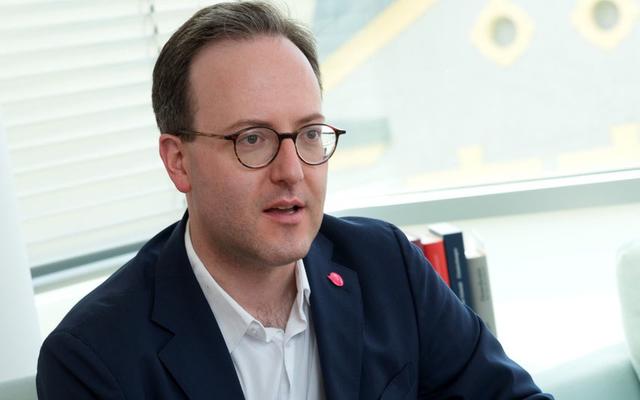 Die Neos fühlen sich durch die Umfrage in der Krone Zeitung mit ihrer Ansicht bestätigt. Eine "Dirndl-Koalition" ist die beliebteste Wunsch-Koalition im Bund.