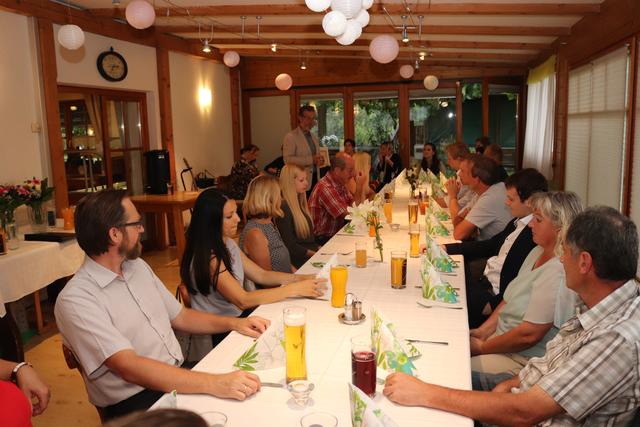 Eine gemütliche Feierstunde mit Bgm. Engelbert Huber und der "Elite Mooskirchens 2019" beim Lazarus. | Foto: Wutte