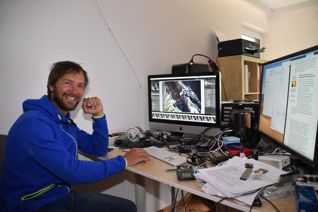 Hannes Mair in seiner Kreativwerkstatt. | Foto: Kainz