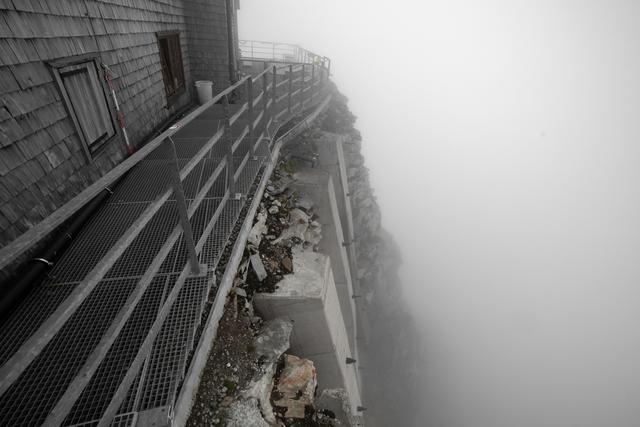 Das am Gipfel des Hohen Sonnblicks in Rauris (Pinzgau) liegende Observatorium der ZAMG musste schon vor rund zehn Jahren bauliche Maßnahmen setzen, um die verlorene Stabilität der Permafrostböden auszugleichen.