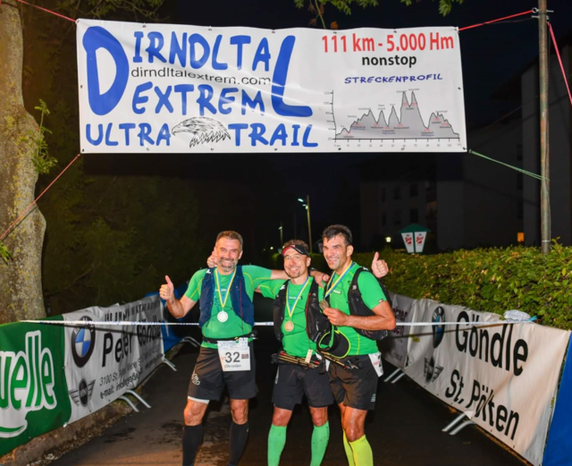 Nach fünfzehn Stunden im Ziel angekommen: Christian Pfeiffer, Gerd Stachelberger und Sasa Stojanovic. | Foto: Pfeiffer