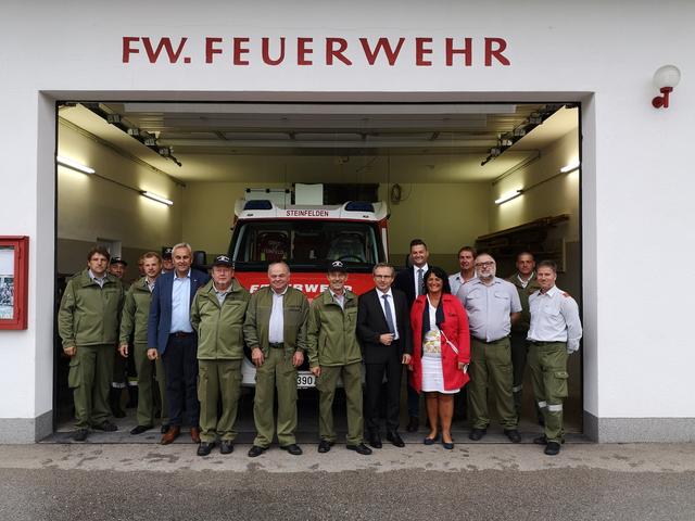 Vor wenigen Wochen hat die Feuerwehr Steinfelden ein neues, top-ausgestattetes Kleinlöschfahrzeug bekommen.  | Foto: FF Steinfelden