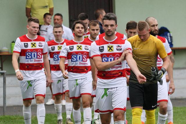Kapitän Fabian Vieregg und Halbenrain kehrten zuletzt von Pircha mit drei Punkten heim. Nun kommt Nachbar Klöch zum Derby.
