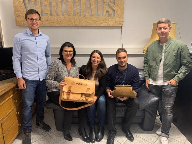 JVP Bezirksobmann Johannes Schretter, NRAbg. Elisabeth Pfurtscheller, LAbg. Sophia Kircher, Kandidat für die Nationalratswahl Pascal Winkler und Philipp Singer (v.l.).