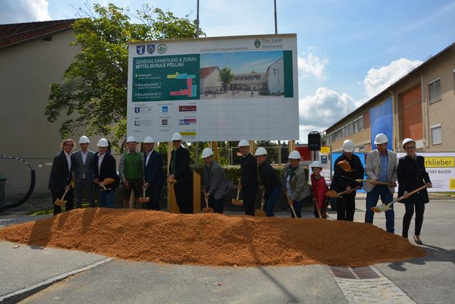 Es kann los gehen: der Spatenstich zum 10 Millionen Euro schweren Projekt wurde gesetzt.