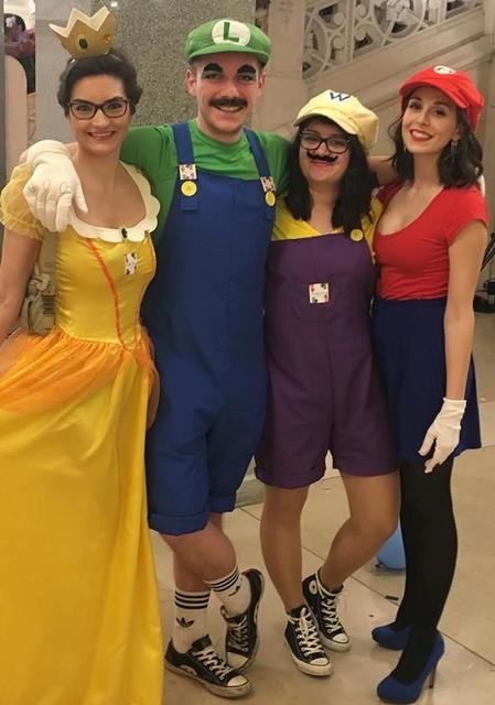Super Mario und die Prinzessin zu Gast in der Postgarage.