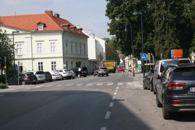 Hier in der Pergerstraße ging es am 24. August in der Nacht zwischen einem betrunkenen Motorraddieb und Polizisten "zur Sache".