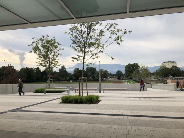 Der Campus mit Blick auf den Untersberg